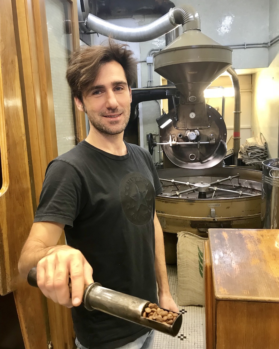 Massimo, 4th generation of coffee bean roasters in Palermo 